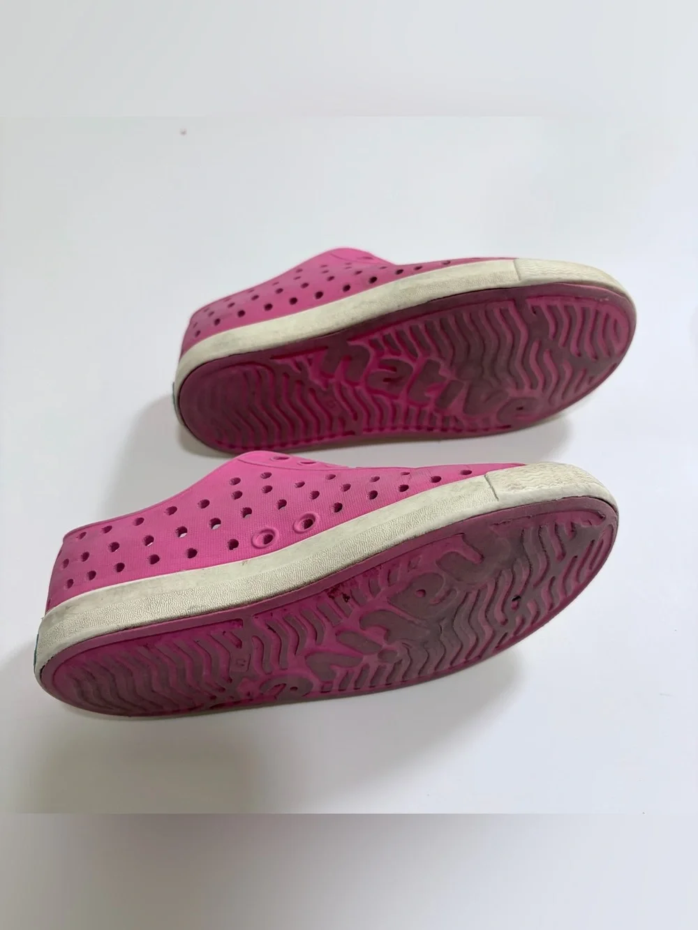 Girls Natives Slip on Shoes in Hot Pink Size 9c